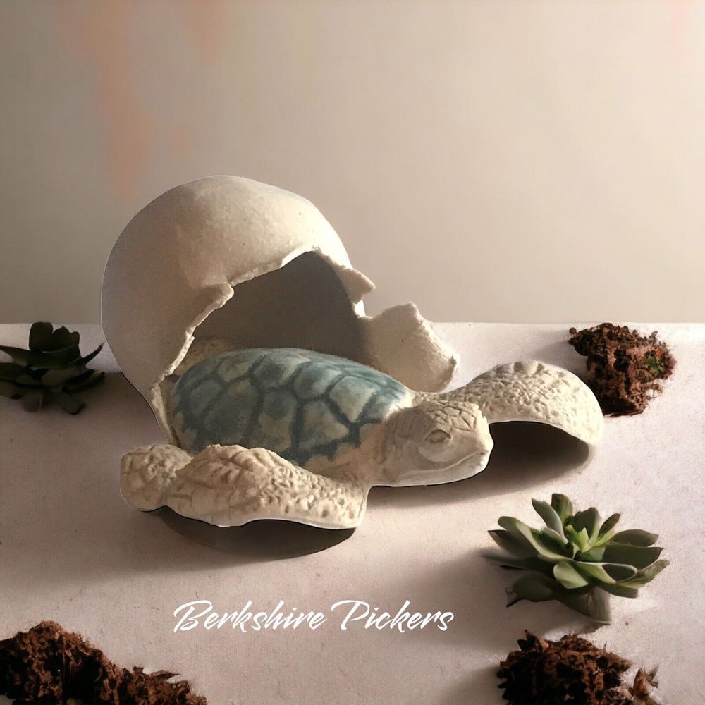Hatching Turtle‎ Figurine Vintage ceramic/clay